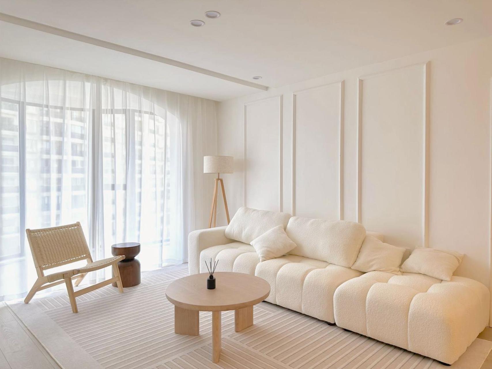 Moon Apartment
