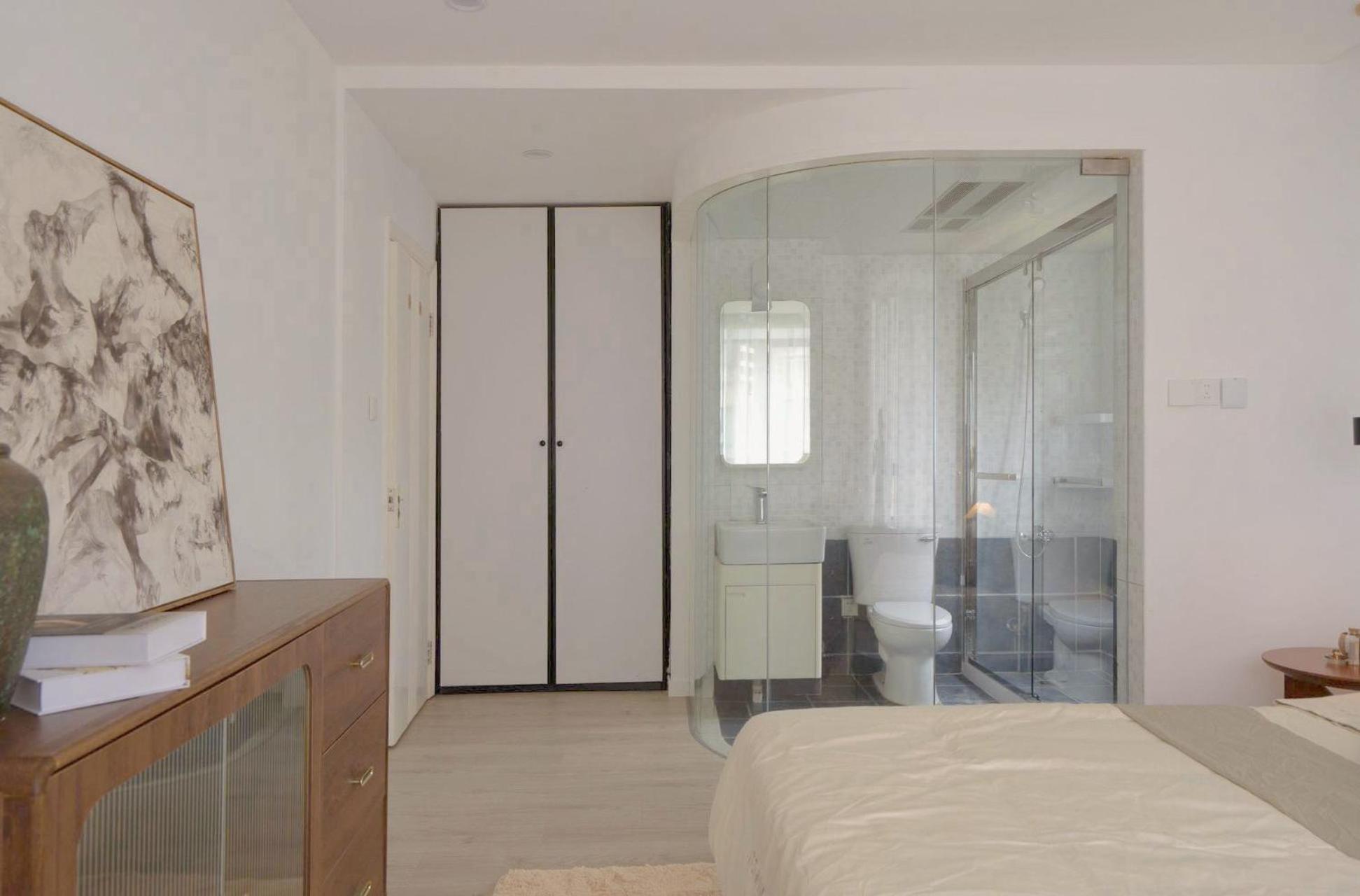 Moon Apartment *